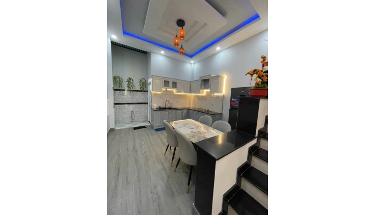 Nhà Mới Ở Ngay, 60m2 Chưa Tới 5 Tỷ, Hẻm Oto Vào Nhà, Hiệp Thành – Quận 12.